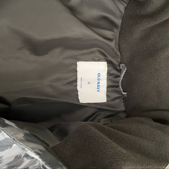 Old Navy Puffer Jacket - Picture 7 of 7